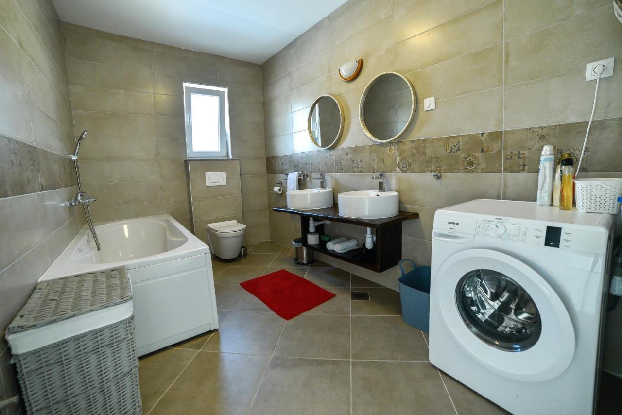 Holiday Home Mb Razanj Bagian luar foto