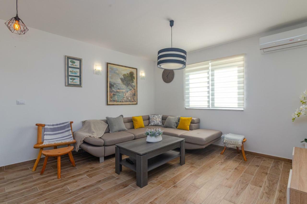 Holiday Home Mb Razanj Bagian luar foto